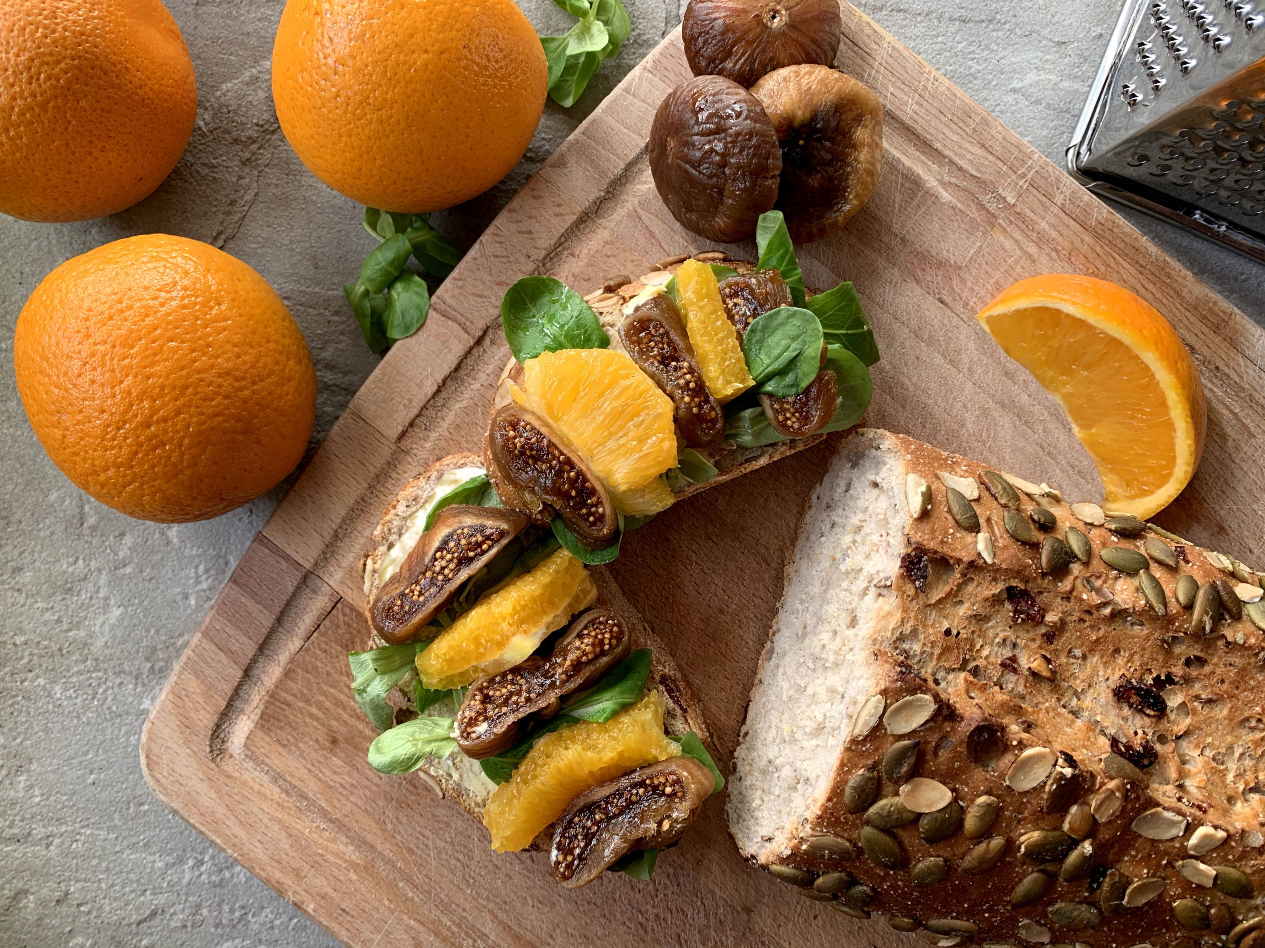 recipe image Fruchtiges Brot mit Orangen & Feigen