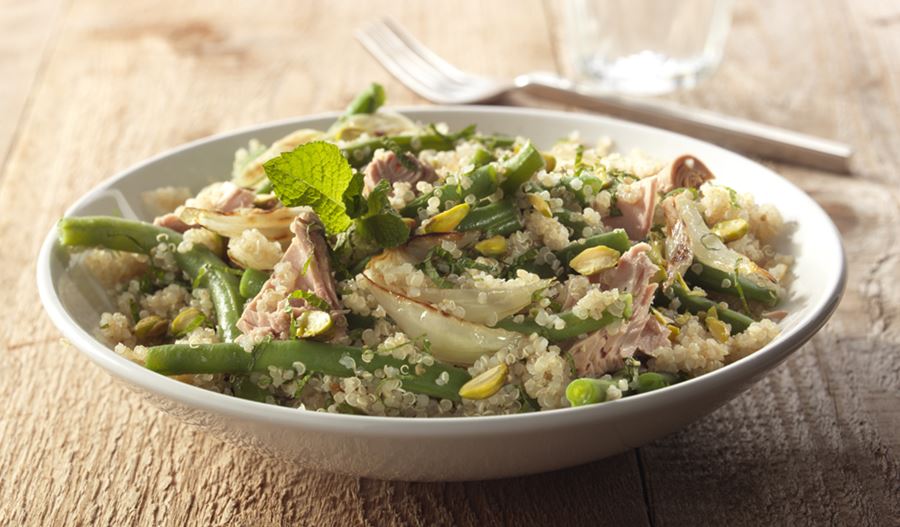 recipe image Quinoa aux haricots verts, thon, pistache et menthe
