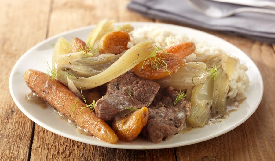 recipe image Tranches de bœuf à l’açaï, carottes, fenouil, abricots et riz complet