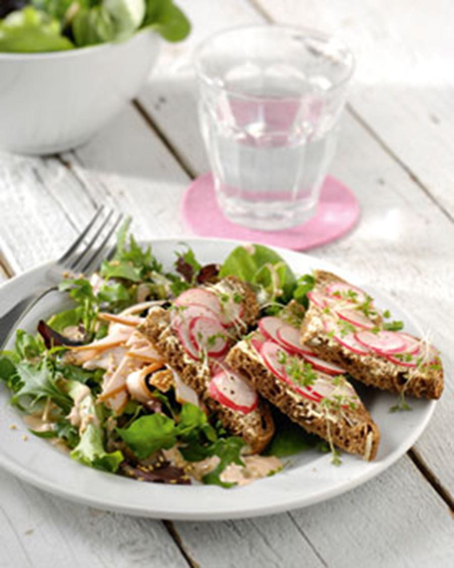 recipe image Salade épicée au filet de poulet fumé