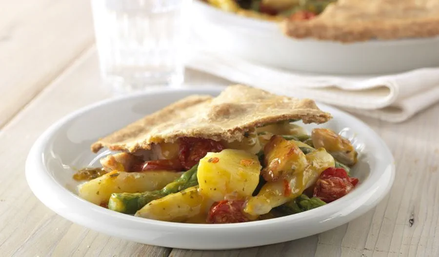 recipe image Hartige taart met kip en asperges