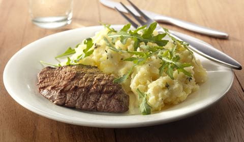  Pastinaakpuree met knoflook en tijm