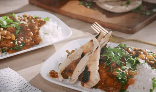 recipe image Linzencurry met zelfgemaakt naanbrood