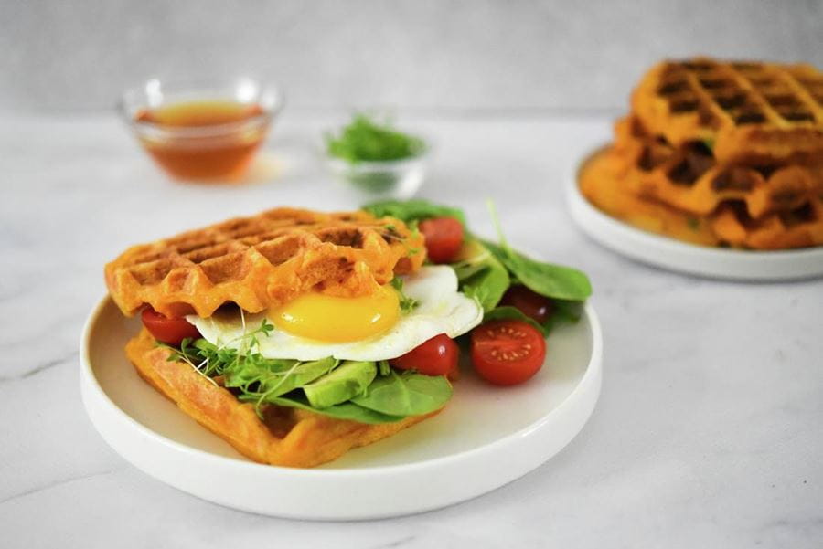 recipe image Zoete aardappelwafels met een spiegeleitje