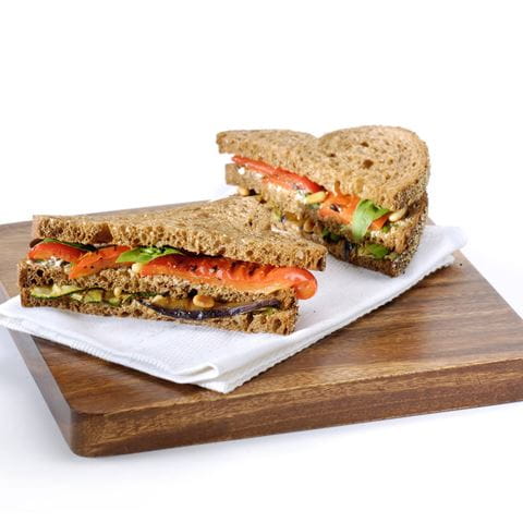 recipe image Sandwich met geroosterde groenten en basilicum