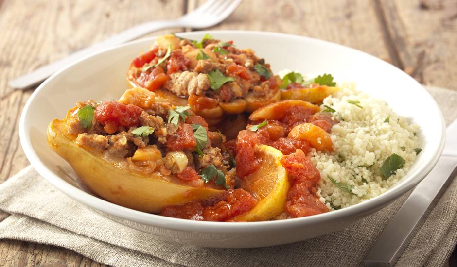 Gevulde kweepeer met kipgehakt en couscous Becel