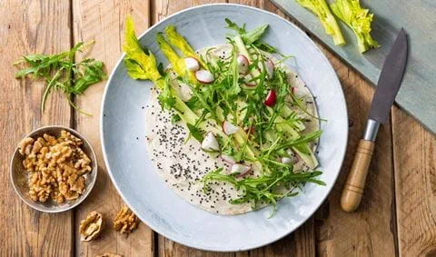 recipe image wrap met selderij en radijsjes