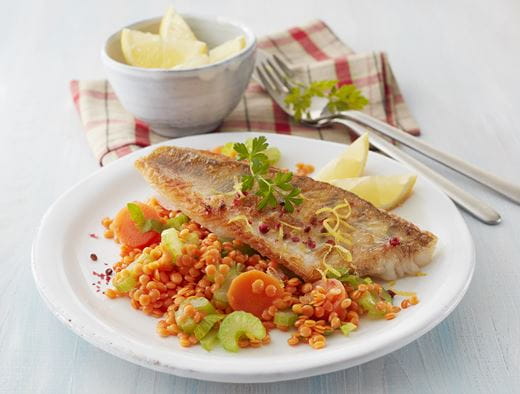 recipe image Snoekbaarsfilet op een bedje van linzen met groenten