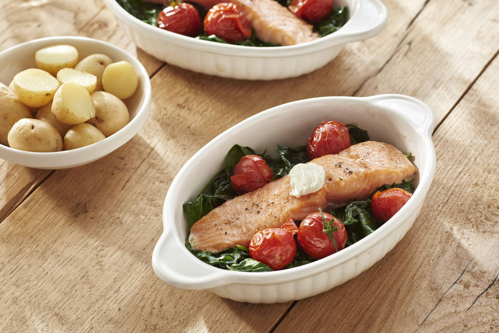 recipe image Zalm op een bedje van spinazie met cherrytomaten