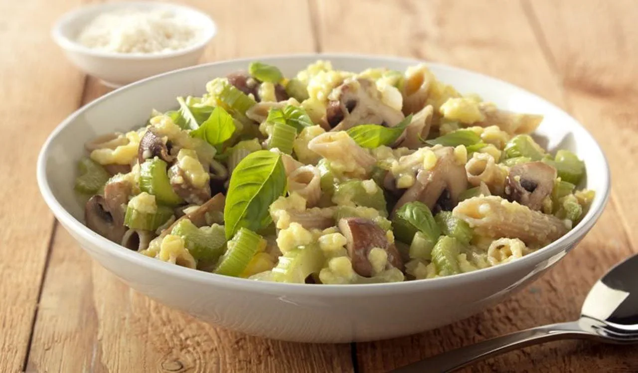 recipe image Romige pasta met bleekselderij en champignons