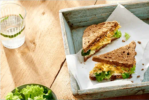 recipe image Broodje omelet met gemengde sla