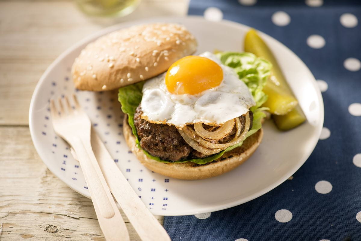 recipe image Zelfgemaakte hamburger met gebakken ei