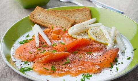 recipe image Salmão fumado com aipo