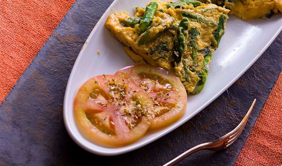 recipe image Omelete de Espargos com Ervas Aromáticas