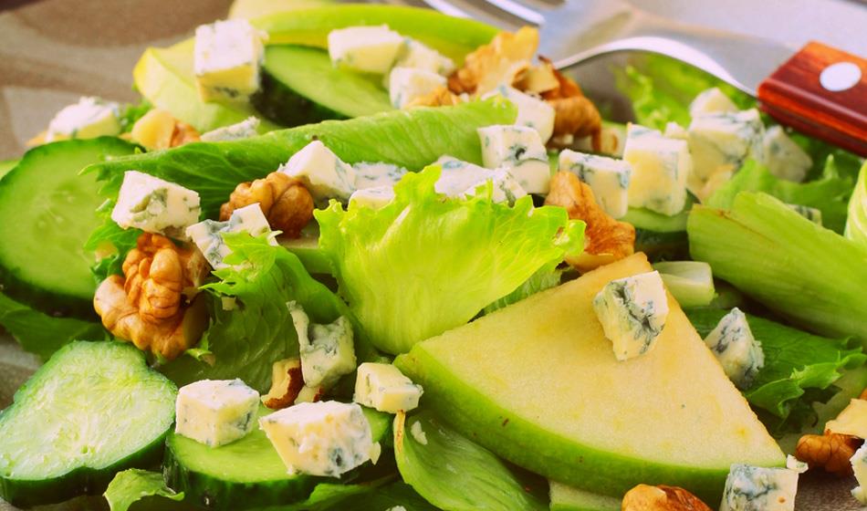 rokfor peynirli yesil salata