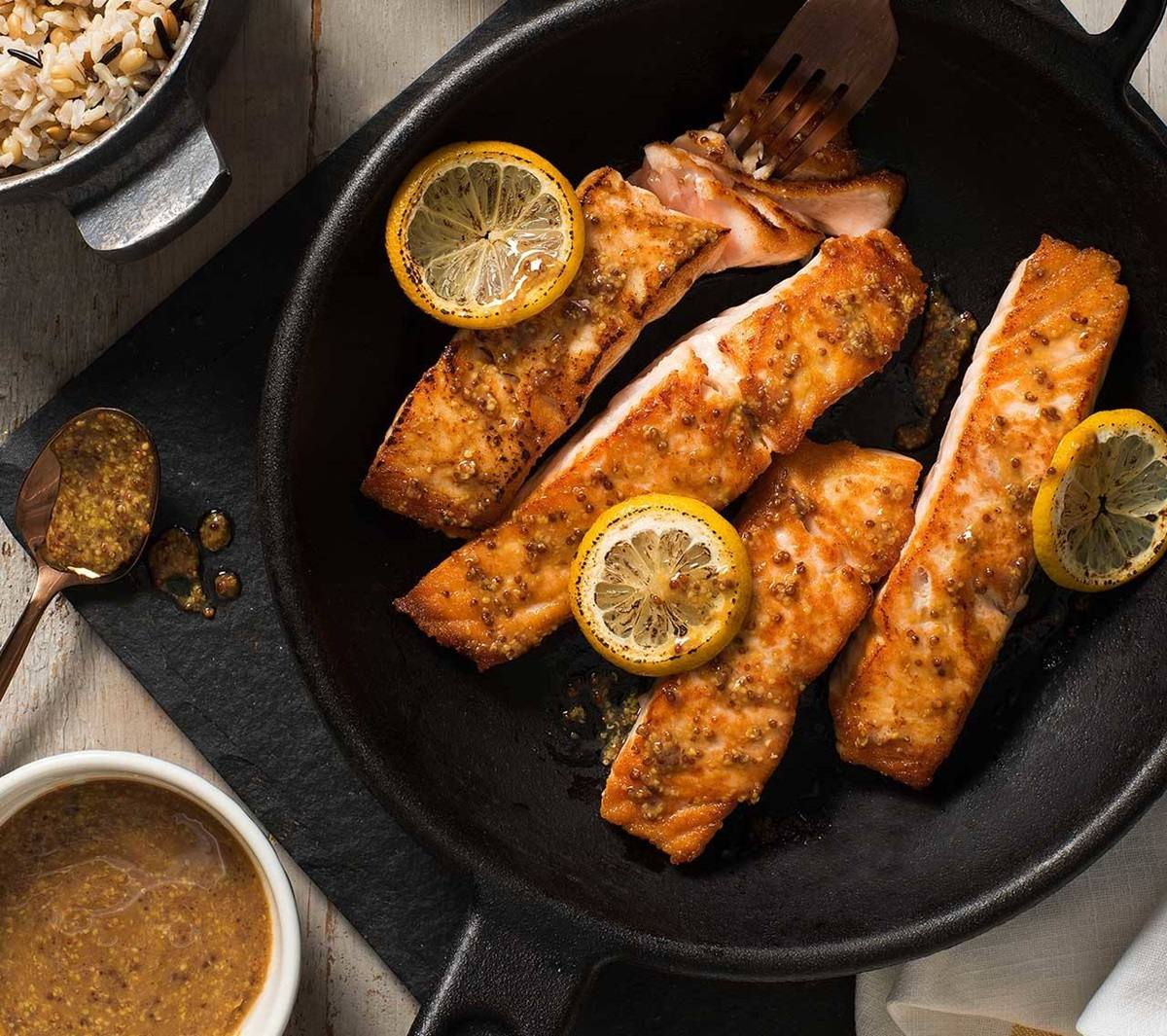 recipe image Akçaağaç Şuruplu Hardallı Somon